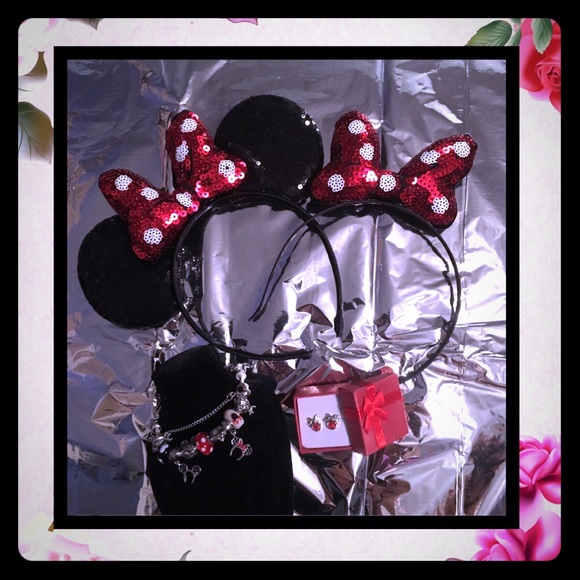 Other - Minnie Ears,Bracelet,Earrings 💜💕💕